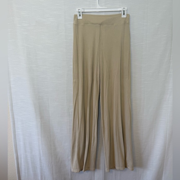 Forever 21 Beige Lounge Set - Picture 4 of 4